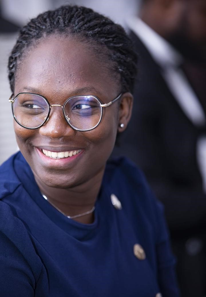 Evelyne Lintondji AGBANDJI, Directrice Générale du CESDD, en tenue professionnelle